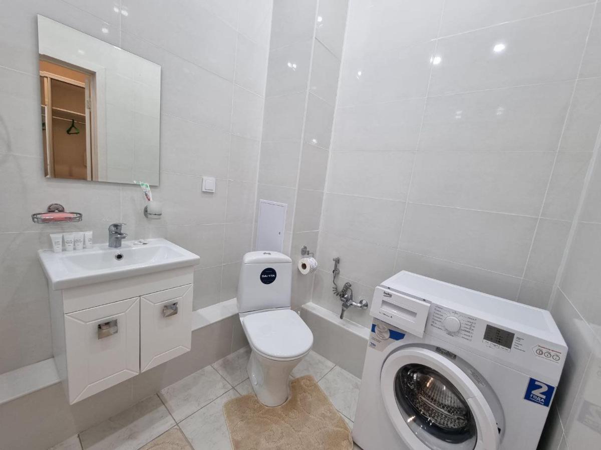 1 Комнатная Рядом C Expo, Mega Silk Way Apartment Astana Bagian luar foto